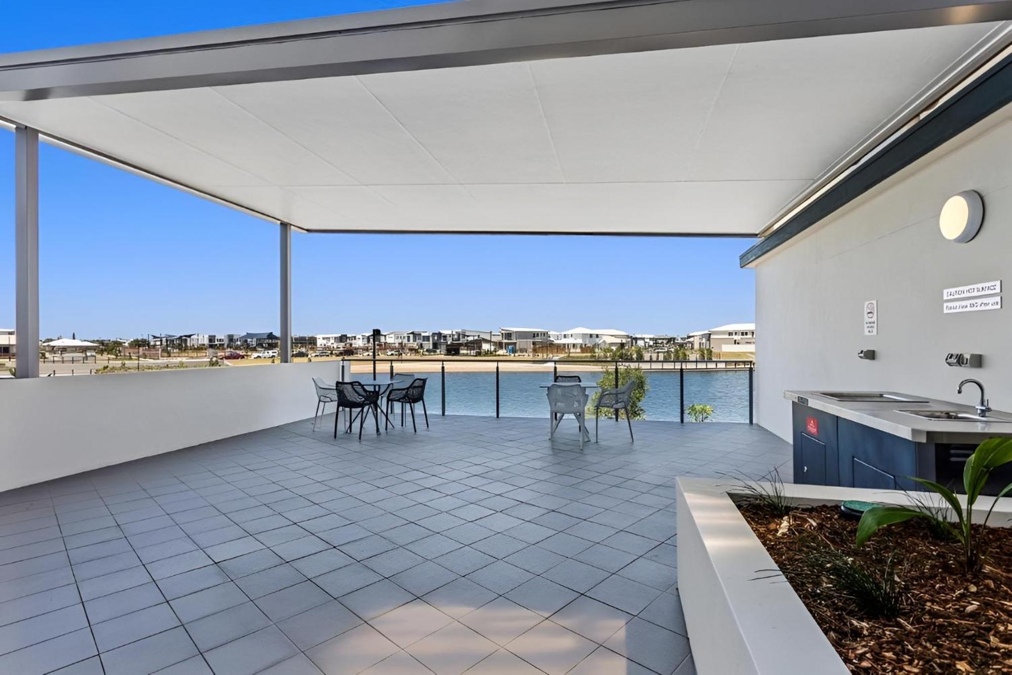 Hotel Salt At Oceanside Kawana Waters Exteriér fotografie